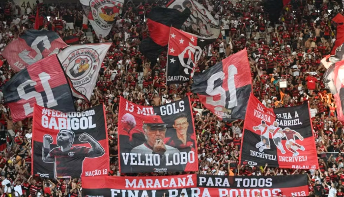 Após vitória, torcida do Flamengo grita: “Fica, Gabigol”; e vaia Landim