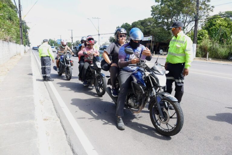 Prefeitura intensifica fiscalização e orientação no trânsito na zona Centro-Sul de Manaus com a abordagem de 105 veículos