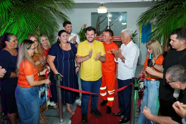 Prefeito Renato Junior inaugura nova biblioteca da Semulsp e amplia investimento na formação da comunidade e dos trabalhadores da limpeza pública 