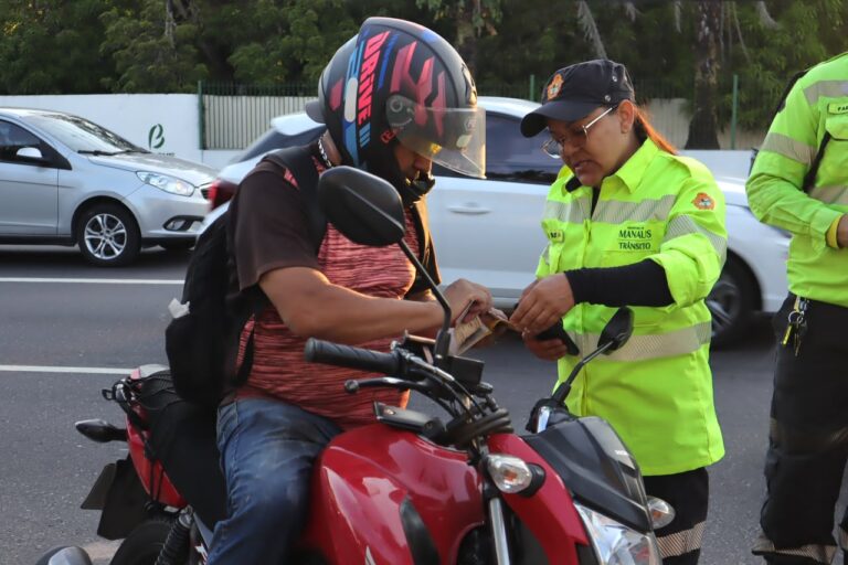 Operação ‘Mobilidade Segura’ soma 158 autuações e 16 remoções de veículos em duas semanas de ações por um trânsito mais seguro em Manaus